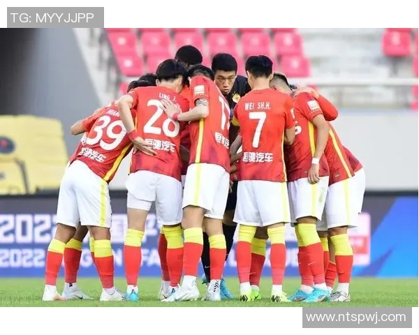 广州网球队实力引发热议球迷对选手表现和训练方式展开激烈讨论